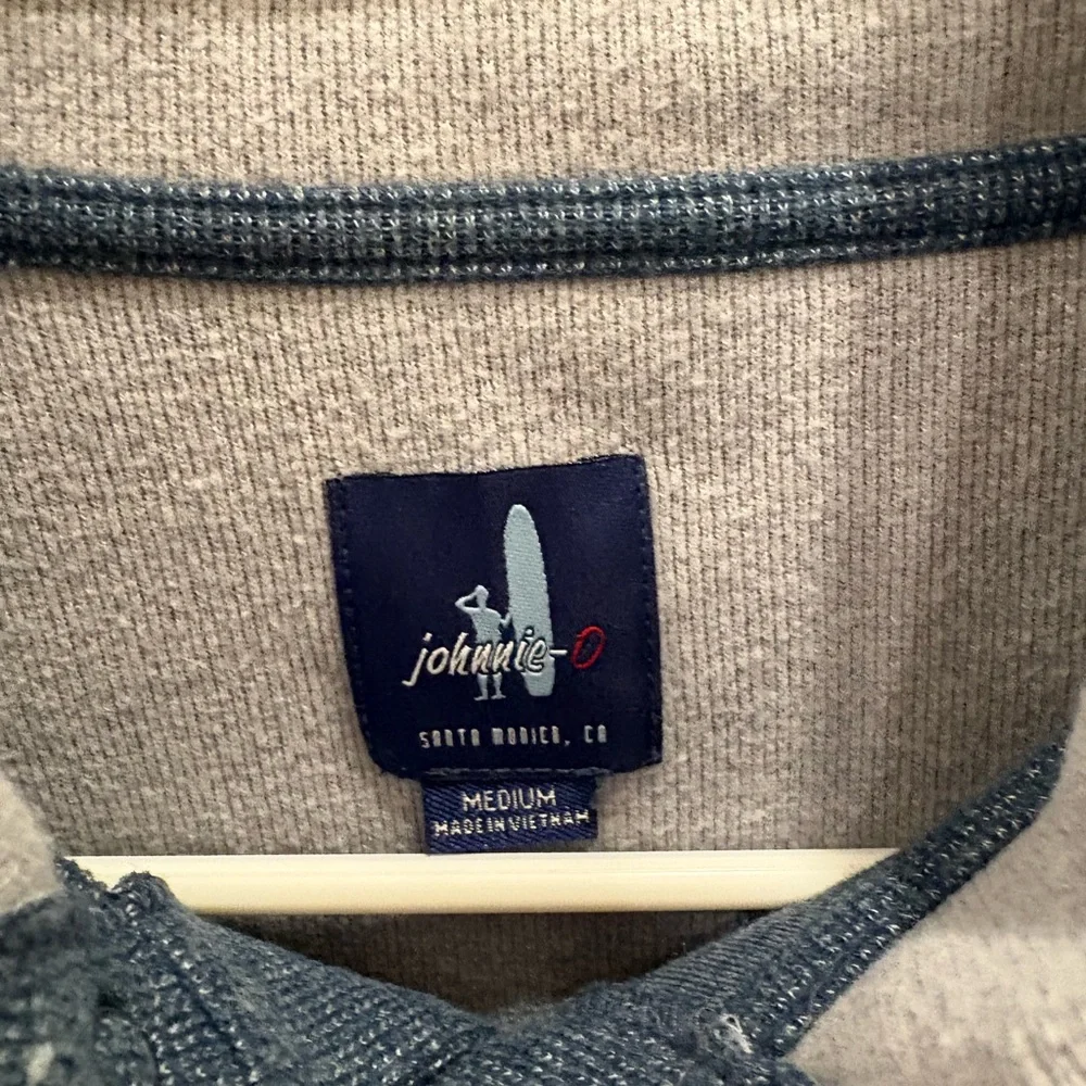 Johnnie-O Dusty Henley Pullover Size Medium - Picture 3 of 7